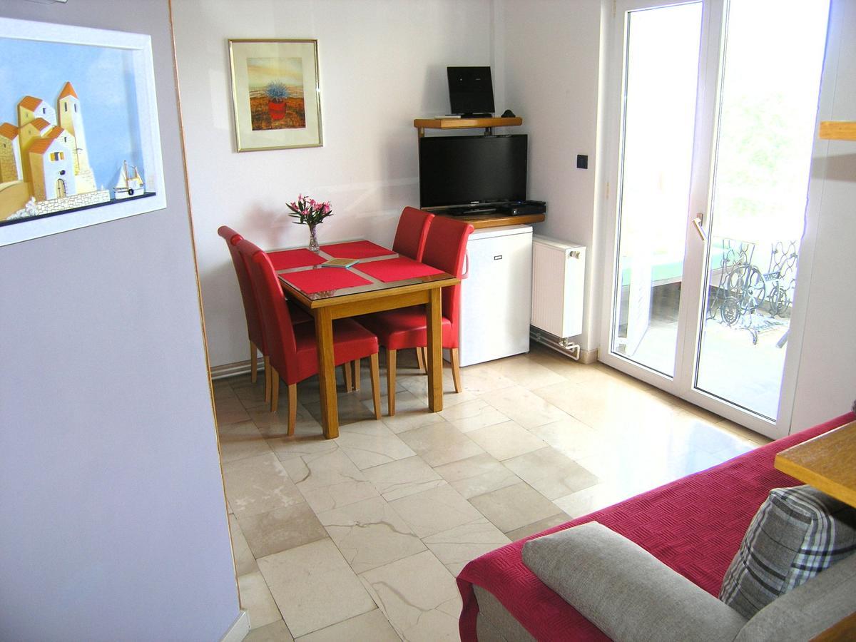 Apartments Oribella Кърк Екстериор снимка