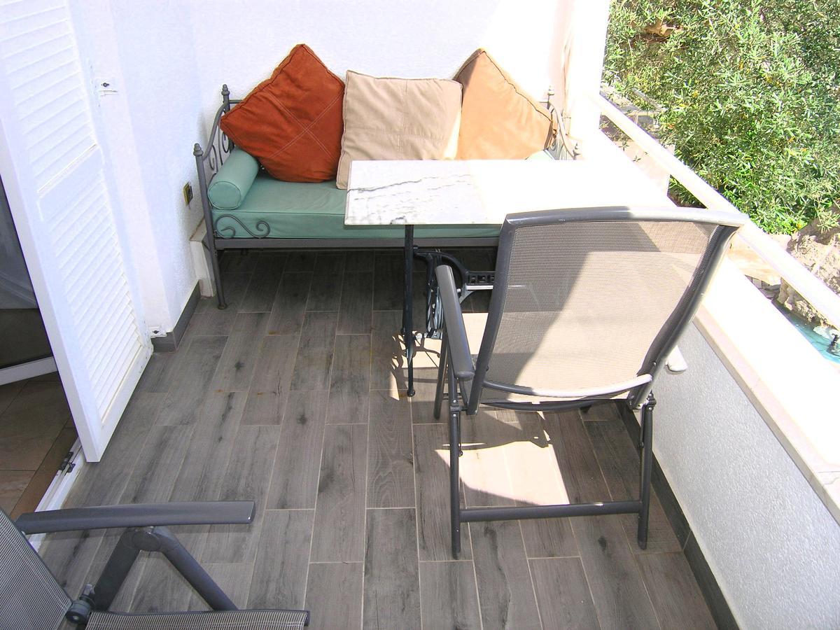Apartments Oribella Кърк Екстериор снимка