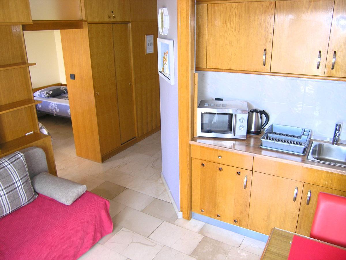 Apartments Oribella Кърк Екстериор снимка