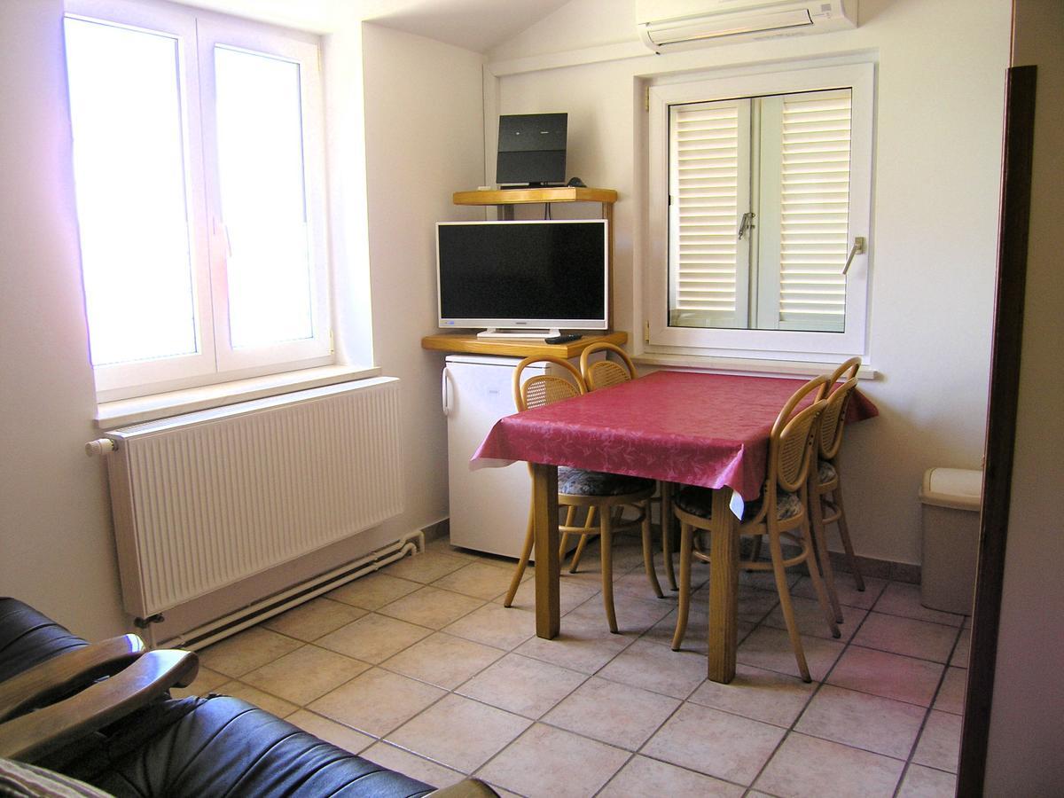 Apartments Oribella Кърк Екстериор снимка