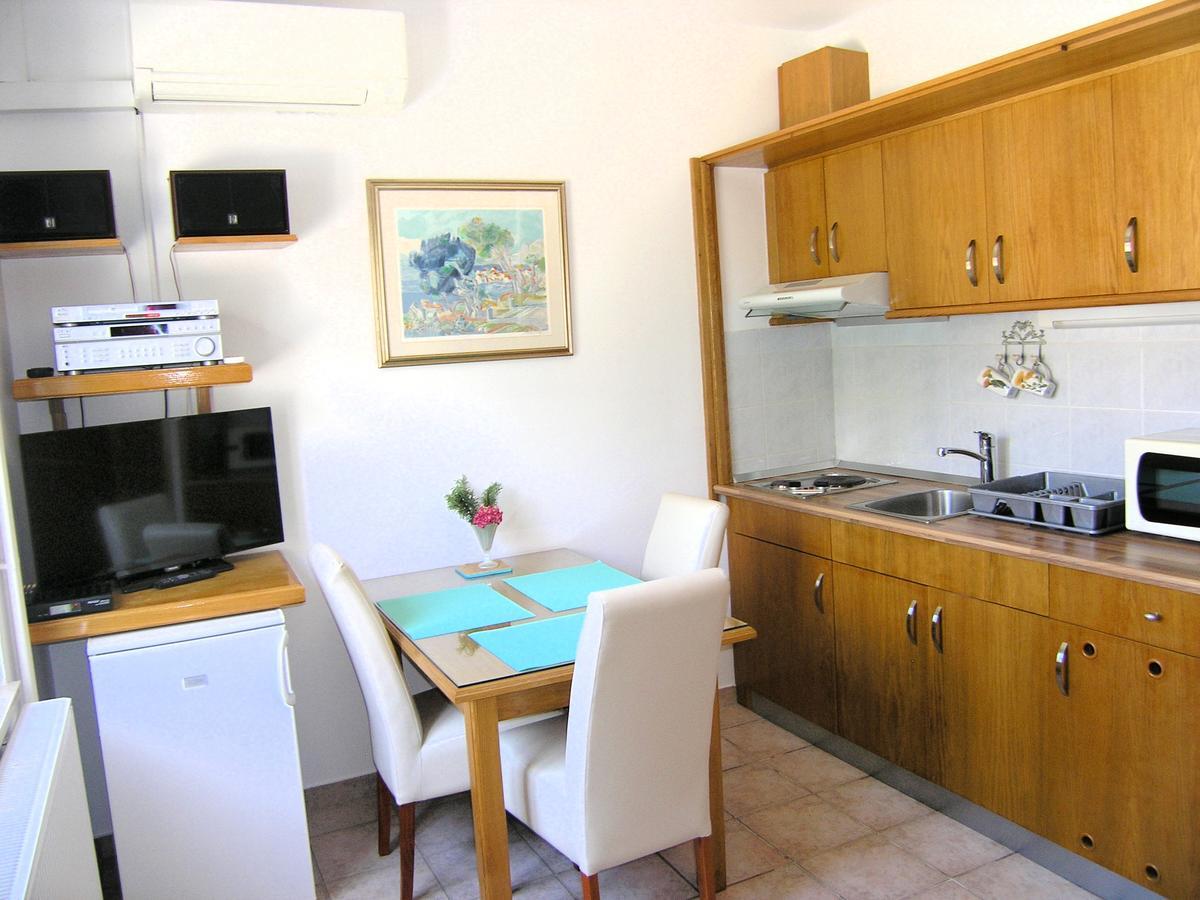Apartments Oribella Кърк Екстериор снимка
