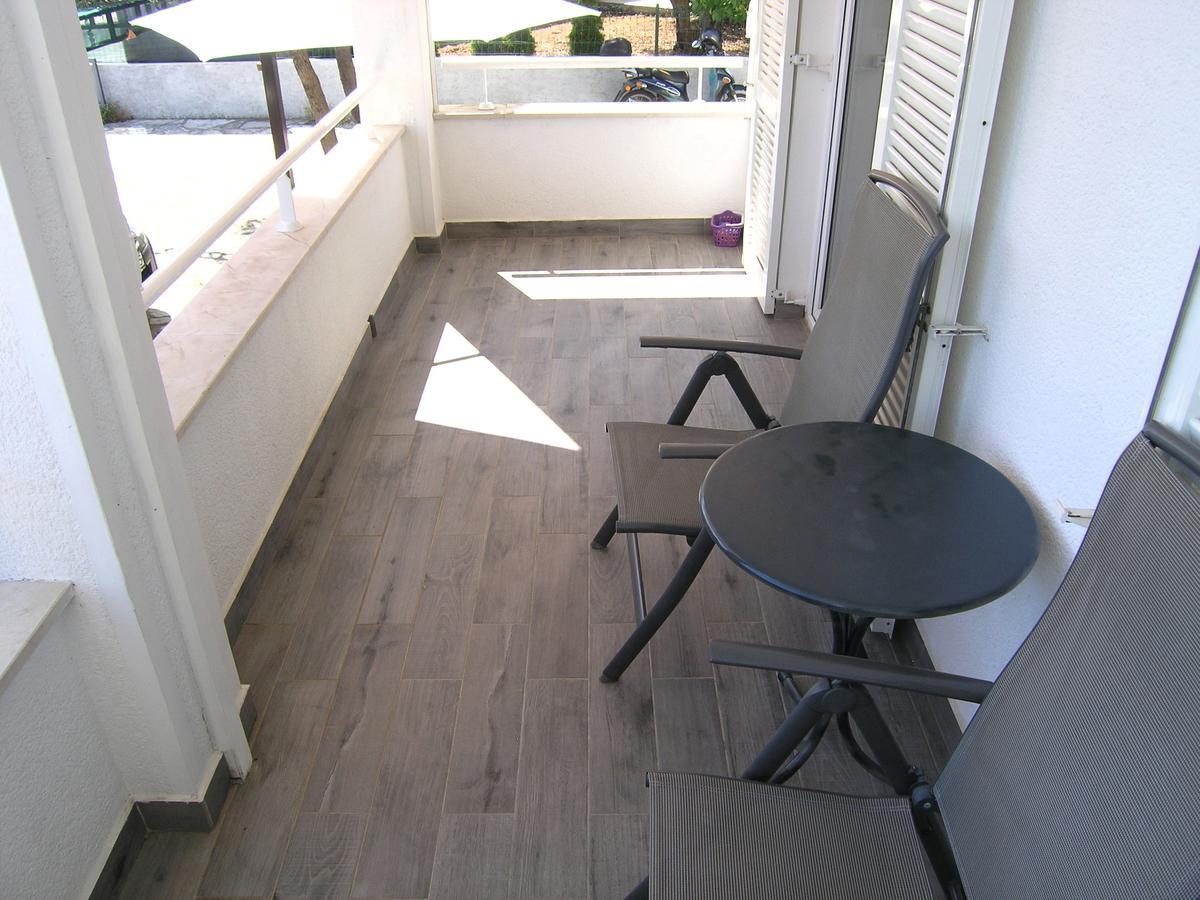 Apartments Oribella Кърк Екстериор снимка
