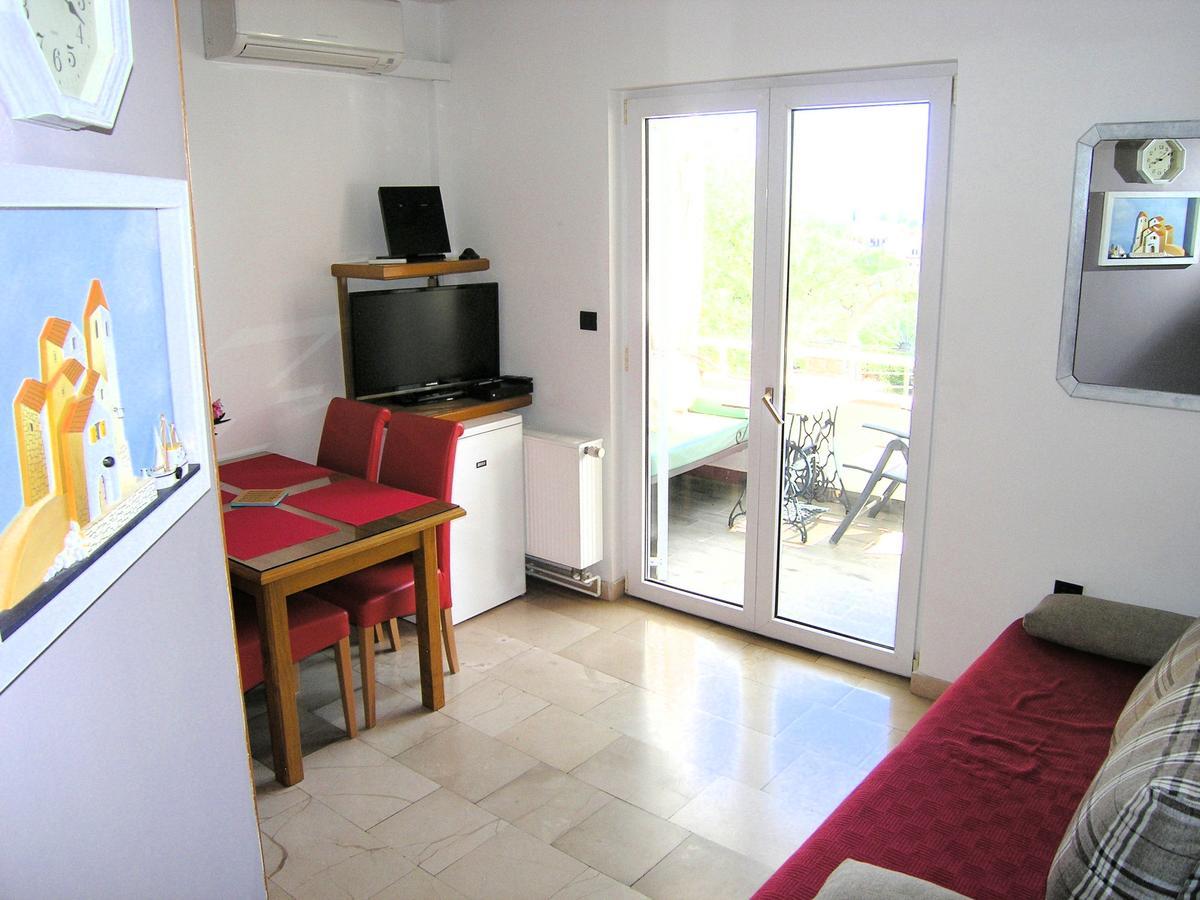 Apartments Oribella Кърк Екстериор снимка