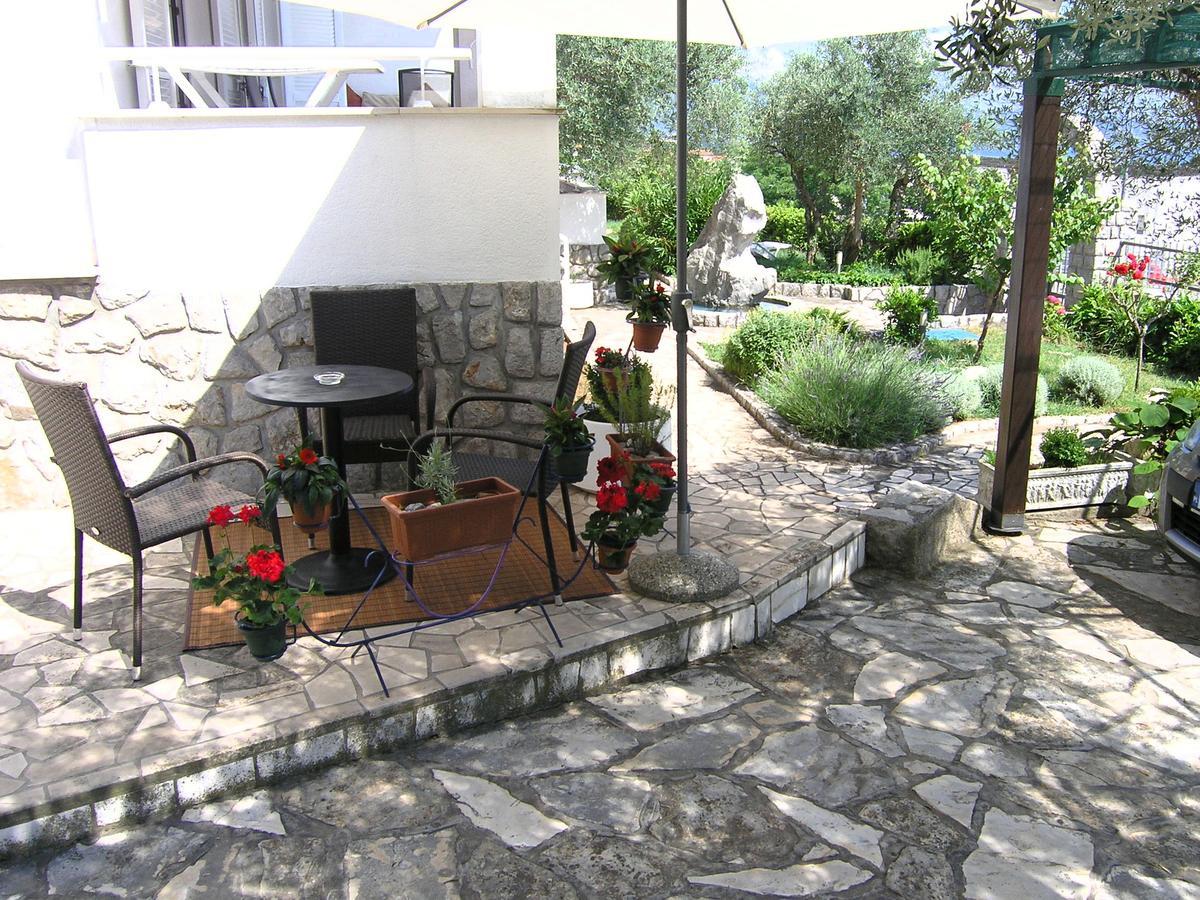 Apartments Oribella Кърк Екстериор снимка