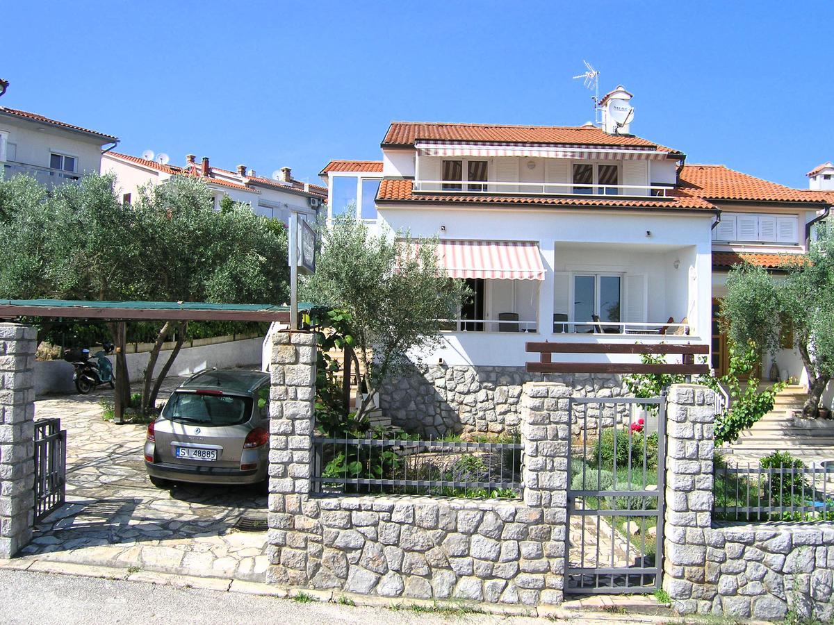 Apartments Oribella Кърк Екстериор снимка