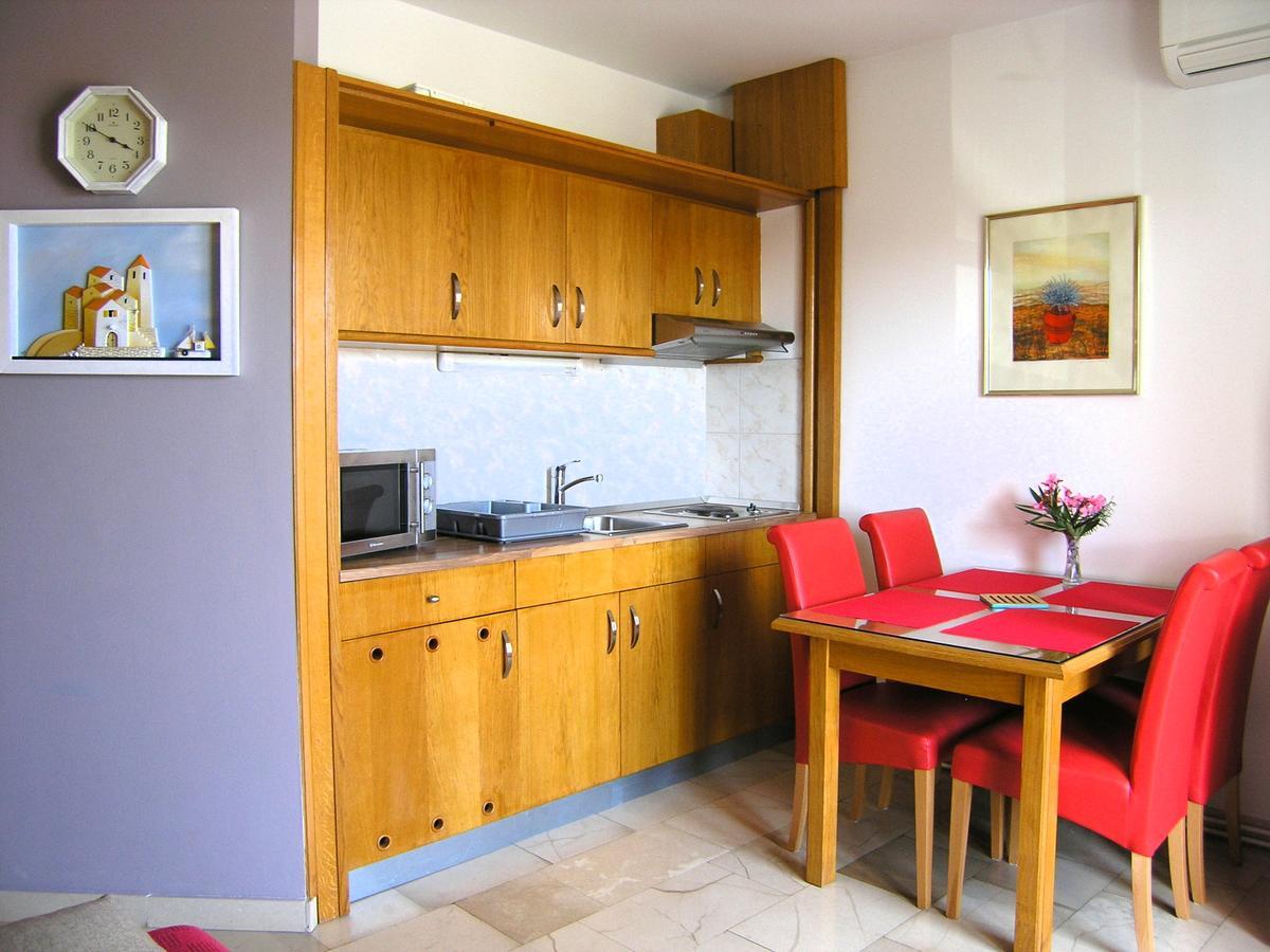 Apartments Oribella Кърк Екстериор снимка