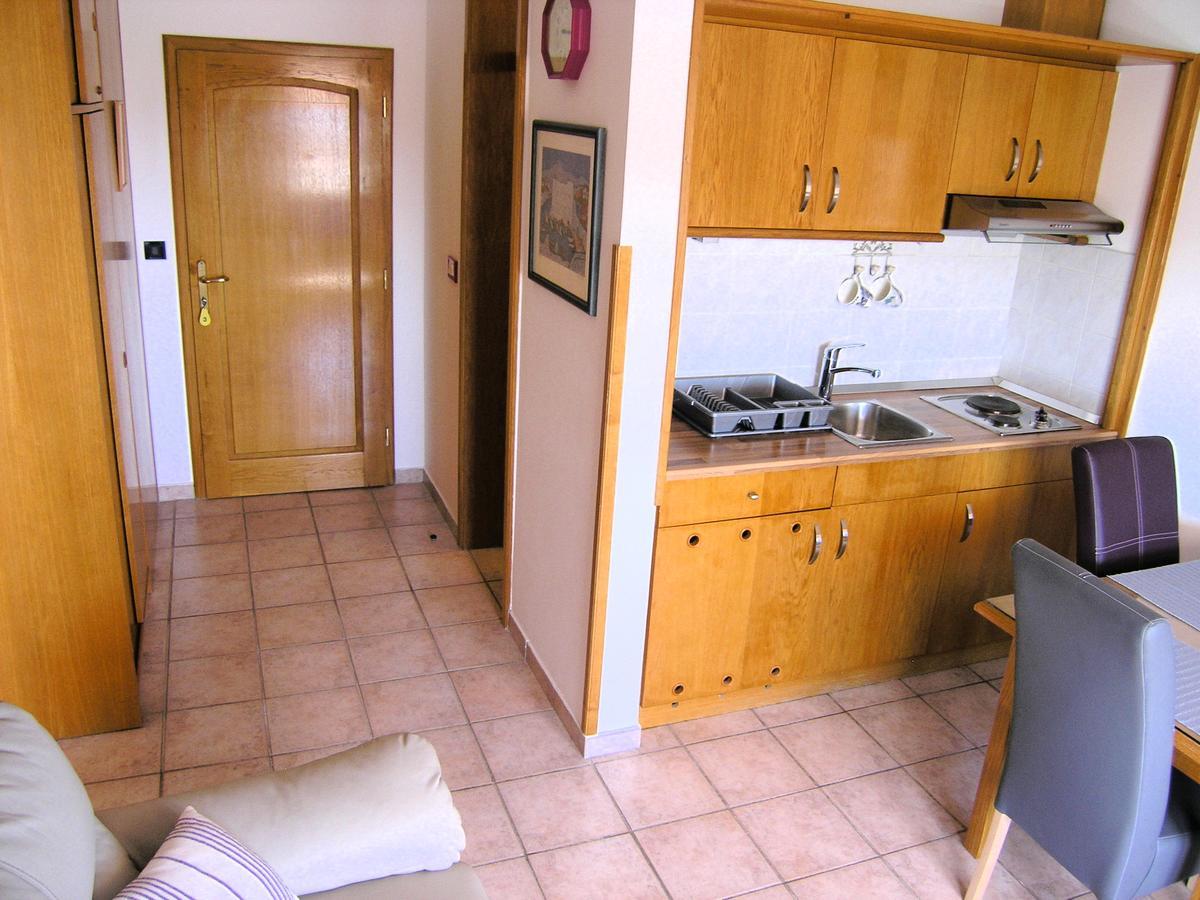 Apartments Oribella Кърк Екстериор снимка