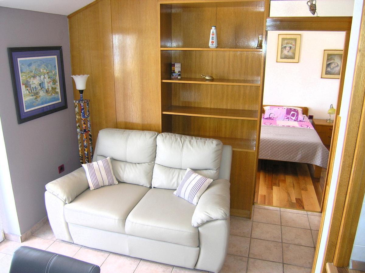 Apartments Oribella Кърк Екстериор снимка