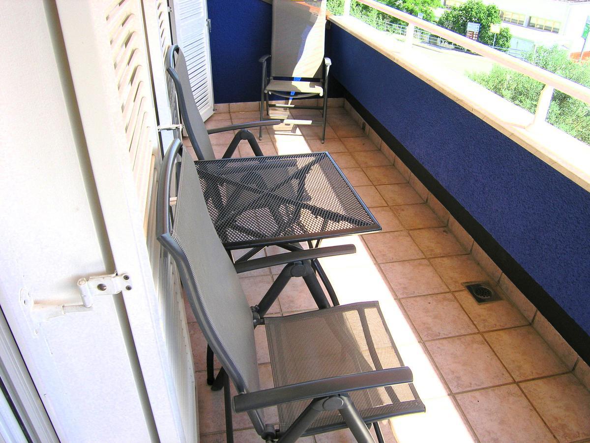 Apartments Oribella Кърк Екстериор снимка