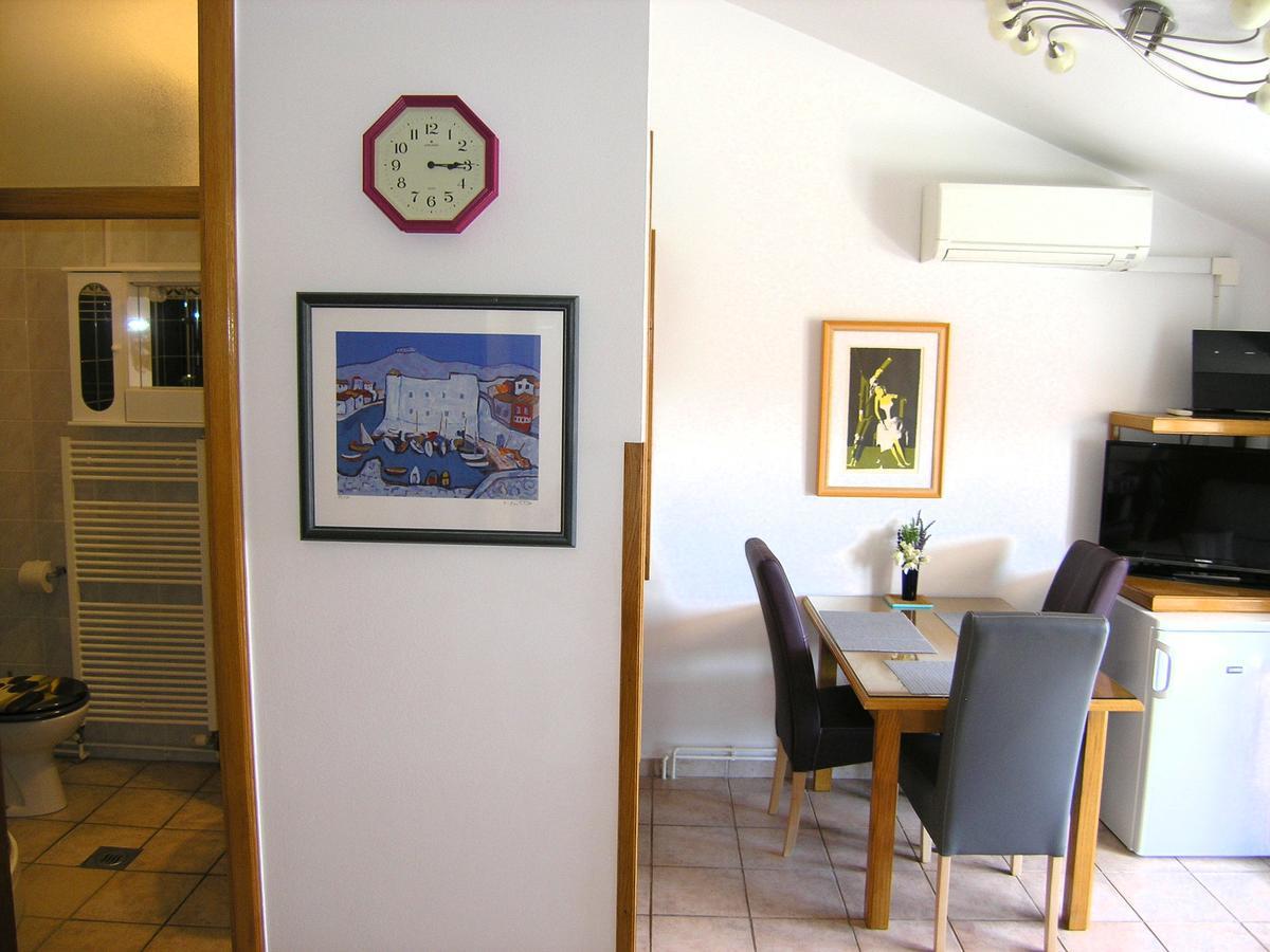 Apartments Oribella Кърк Екстериор снимка