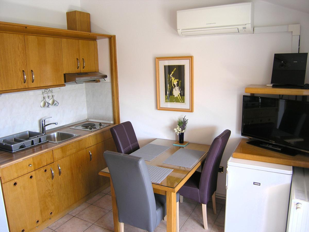 Apartments Oribella Кърк Екстериор снимка