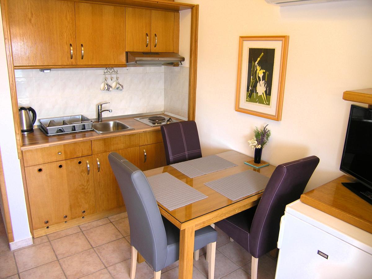 Apartments Oribella Кърк Екстериор снимка